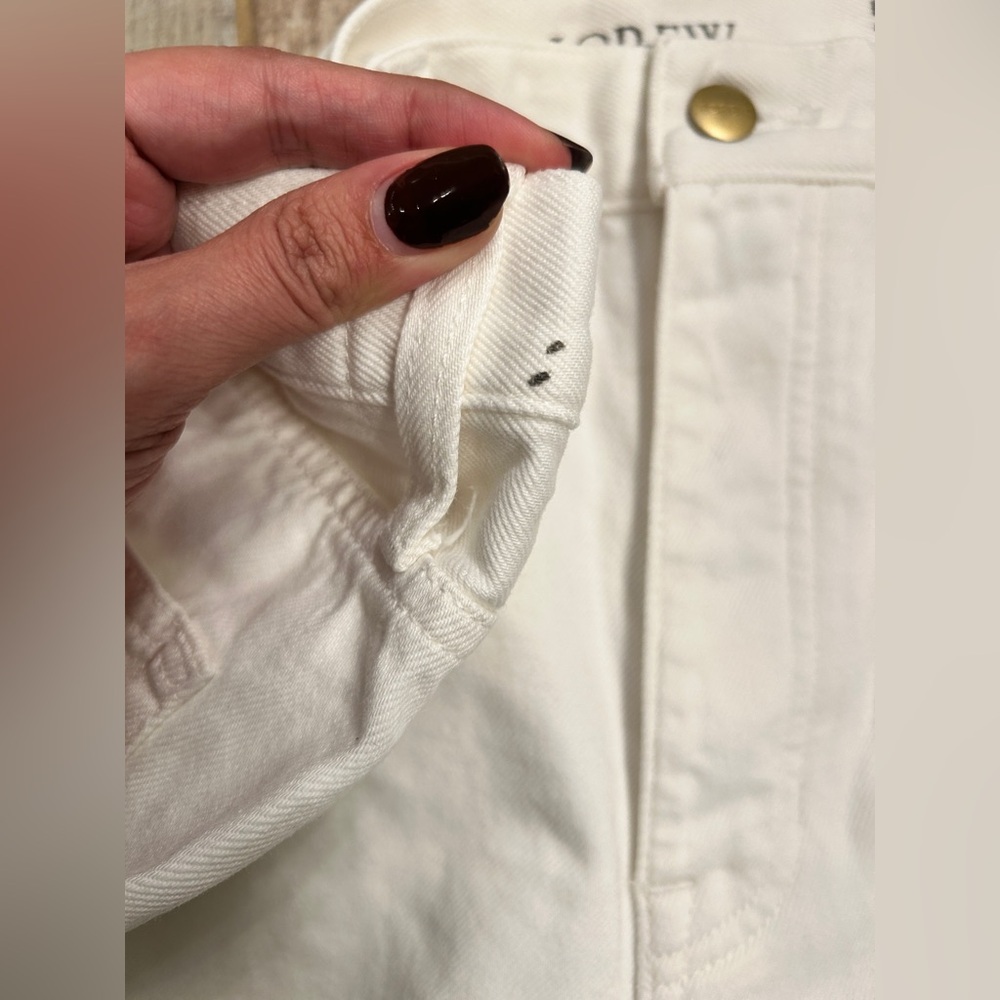 J.Crew 1984 Rigid Tall Slouchy Jeans
WMNS 30T White Denim High Rise
Button Fly - Picture 11 of 13